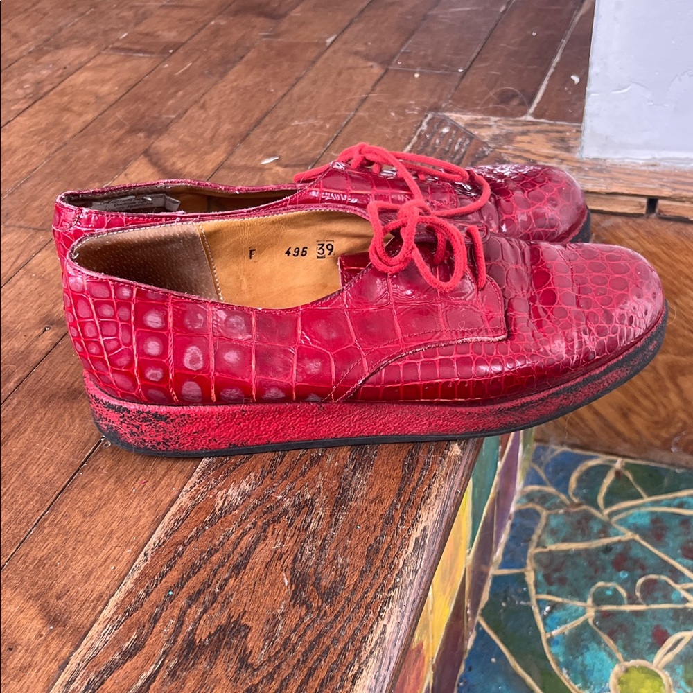 Red Crocodile Pattern Women's Loafers